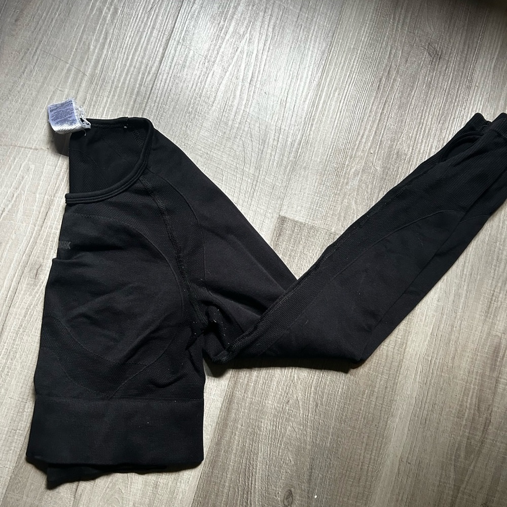 Gymshark long sleeve cropped workout top
